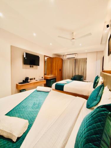 Hotel Emora Keys ,500 Mtrs From Madikeri Fort,,3 star