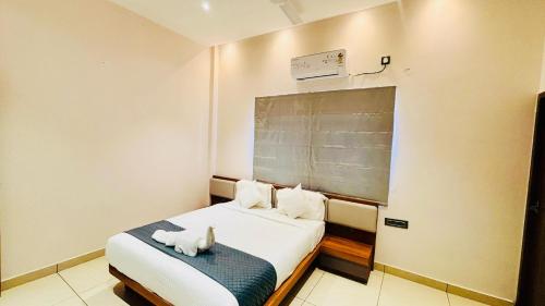 hotel emora keys 500 mtrs from madikeri fort