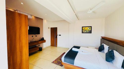 hotel emora keys 500 mtrs from madikeri fort