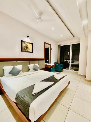 Hotel Emora Keys ,500 Mtrs From Madikeri Fort,,3 star