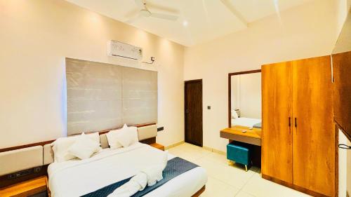 hotel emora keys 500 mtrs from madikeri fort