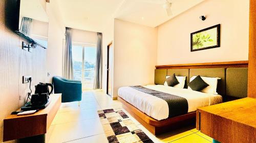 hotel emora keys 500 mtrs from madikeri fort