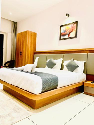 hotel emora keys 500 mtrs from madikeri fort
