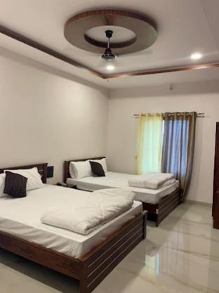aarya lodge and restaurant khuldabad maharashtra