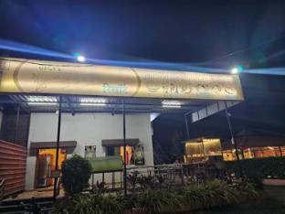 hotel srushti resort talesaman maharashtra