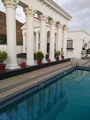 rose garden resort daulatabad fort