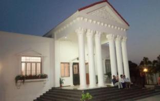 rose garden resort daulatabad fort