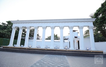 rose garden resort daulatabad fort