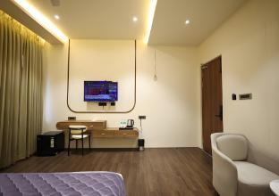hotel avira
