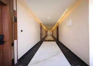 hotel avira