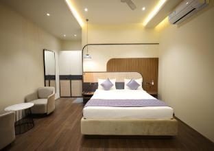 hotel avira