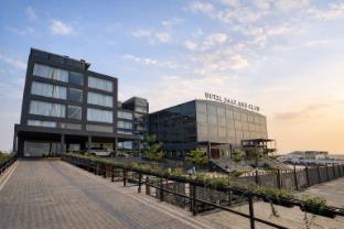 saaz hotel club and convention centre