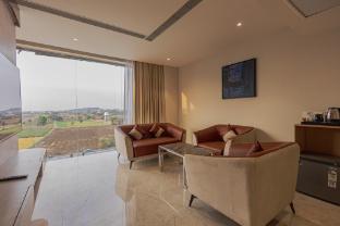 saaz hotel club and convention centre