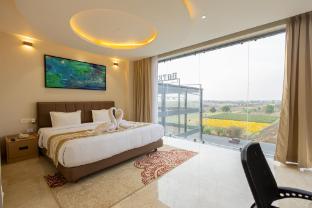 saaz hotel club and convention centre