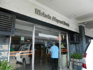 nichols airport hotel