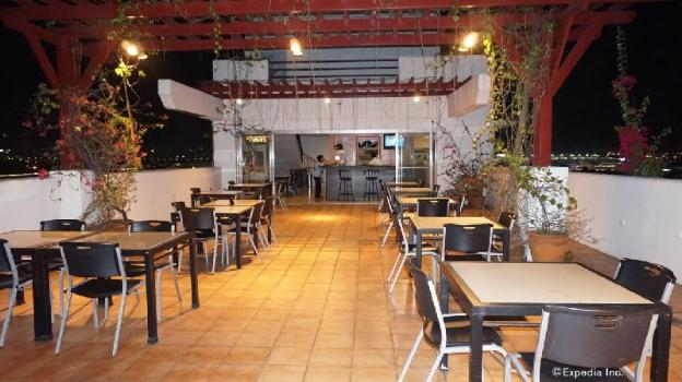 nichols airport hotel