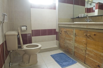 nichols airport hotel