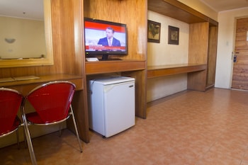 nichols airport hotel