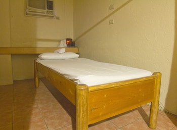 nichols airport hotel