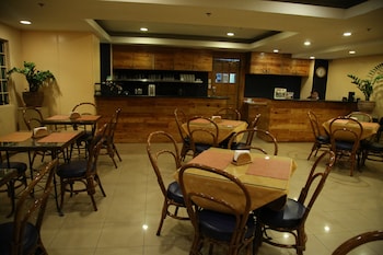 nichols airport hotel