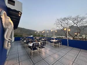 Hotel Ivory Hills,,5 star