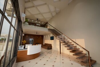 Hotel Kesharinandan,,2 star