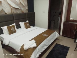 Hotel H Plus,,5 star