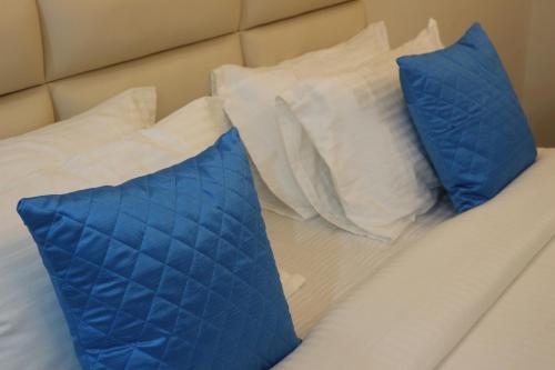 niharika heights luxury hotel