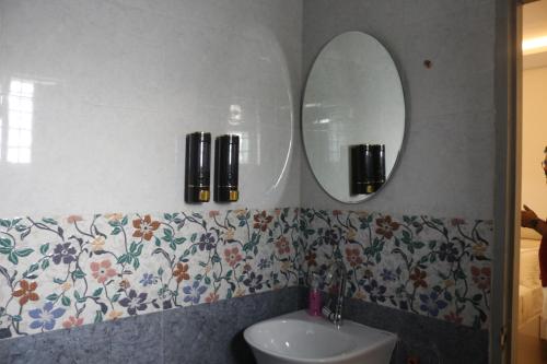 niharika heights luxury hotel