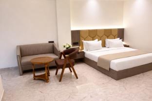 the prominence premium hotel and banquet