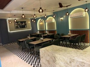 the prominence premium hotel and banquet