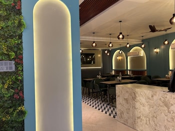 the prominence premium hotel and banquet