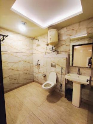 hotel seventh heaven delhi