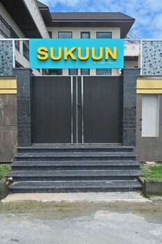 sukuun