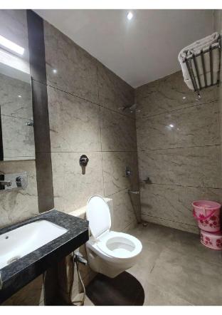 topline resort dhule