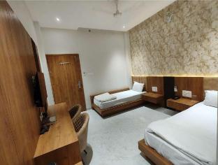 topline resort dhule