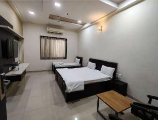 topline resort dhule