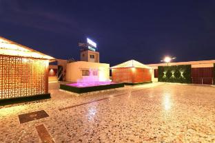 Topline Resort, Dhule,,3 star