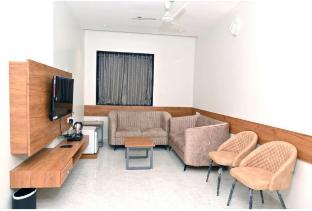 topline resort dhule