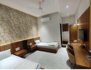 topline resort dhule