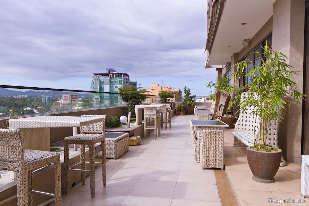 castle peak hotel