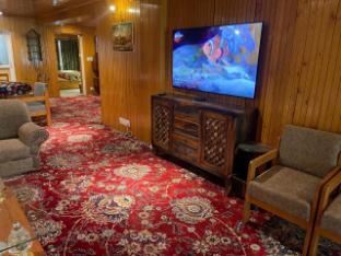 Royal Grand Kashmir,,5 star