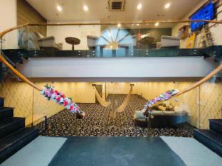 Hotel La Maison & Banquet Lucknow Uttar Pradesh,,5 star