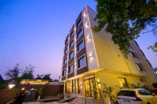 hotel meera palace