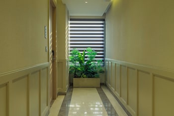 hotel meera palace