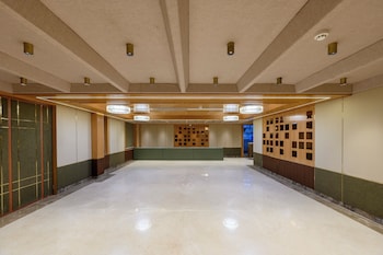 hotel meera palace
