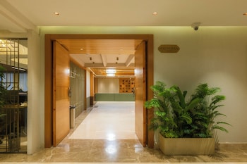 hotel meera palace