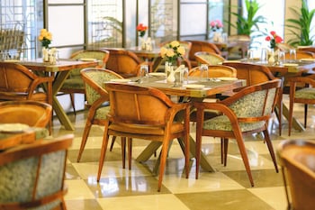 hotel meera palace
