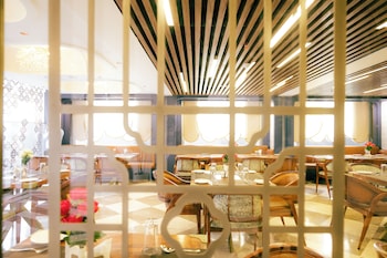 hotel meera palace