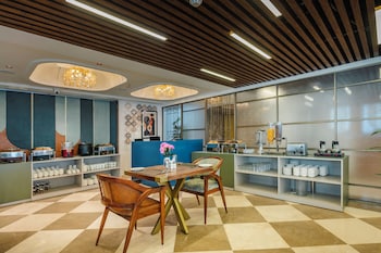 hotel meera palace